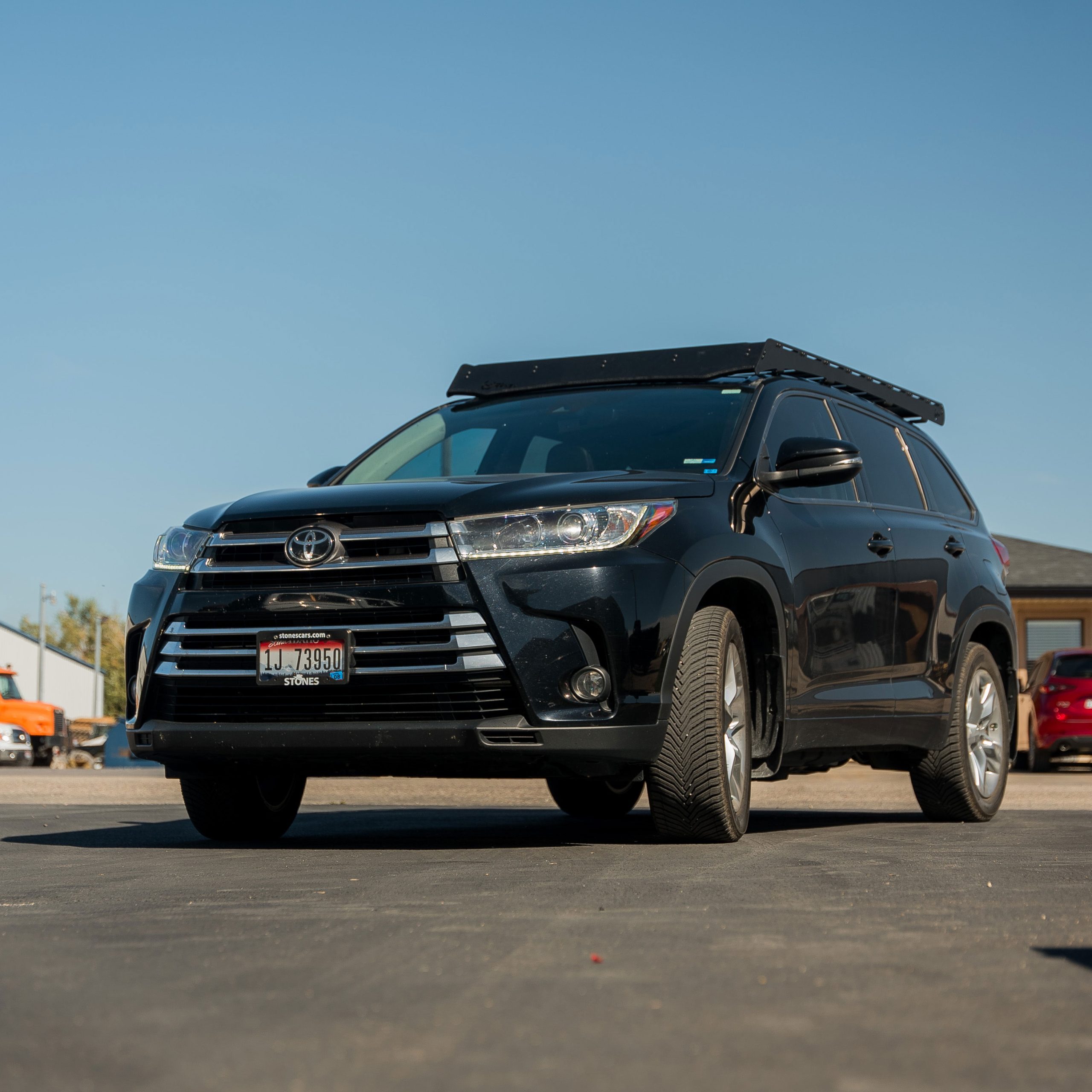 Need A Roof Rack For Your 2014-2018 Toyota Highlander? Grab This AUT Roof Rail Set! Silver Aluminum, Powder-coated, Holds 75kg.